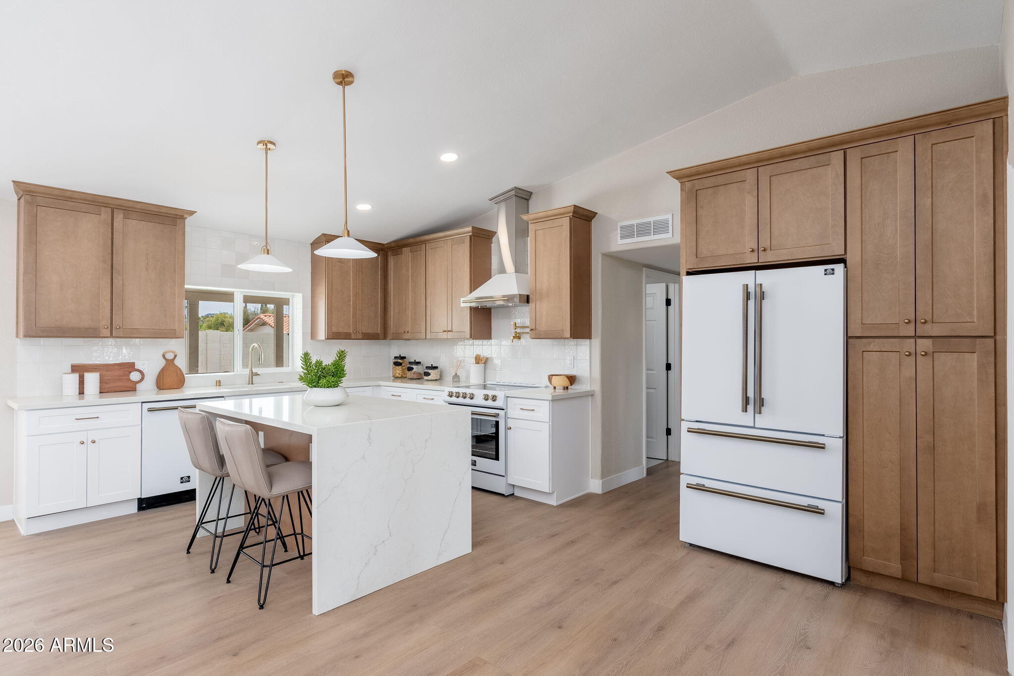 417 E MARCONI Avenue, Phoenix, AZ 85022