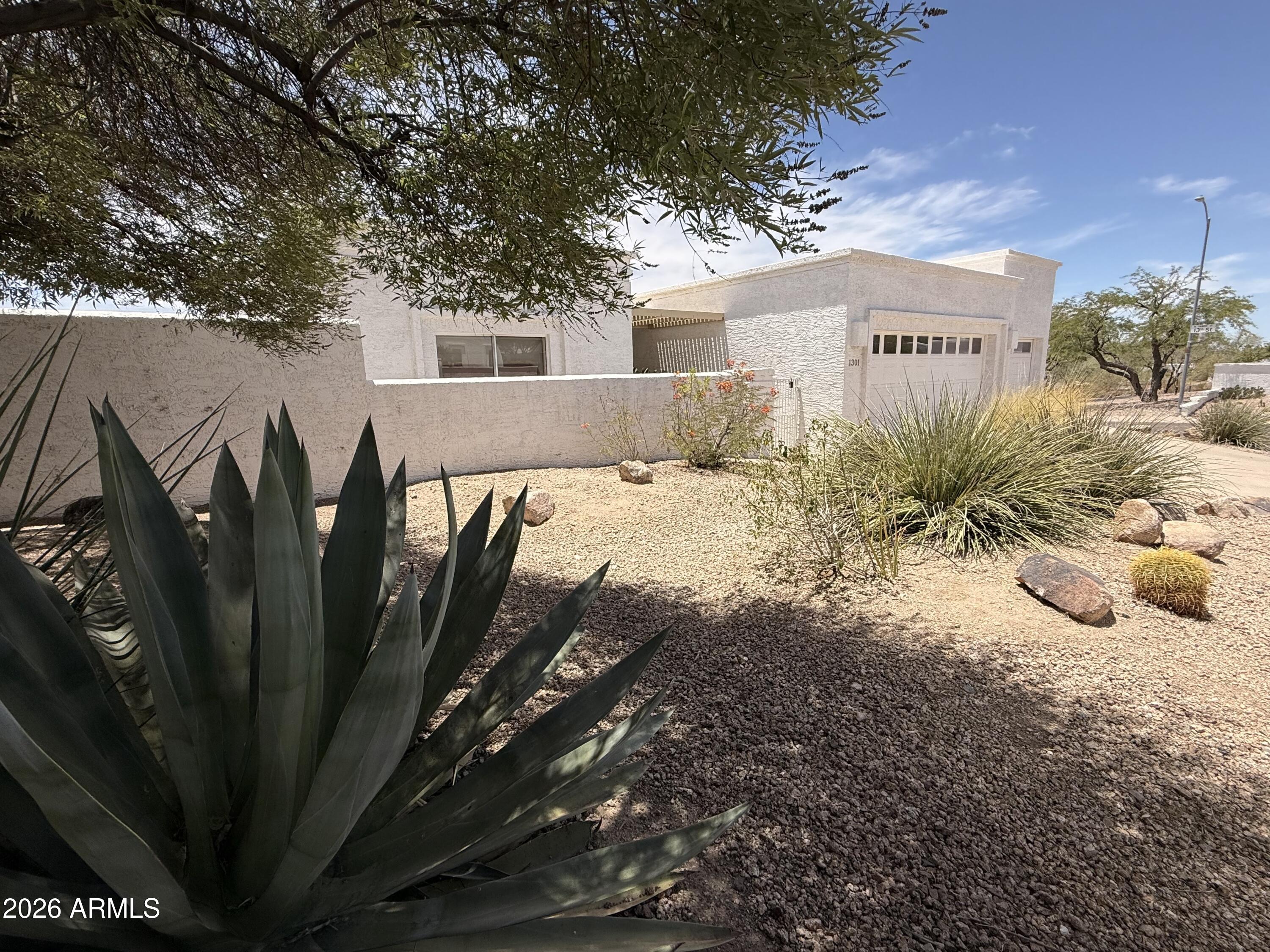 1301 E Rowlands Lane, Phoenix, AZ 85022