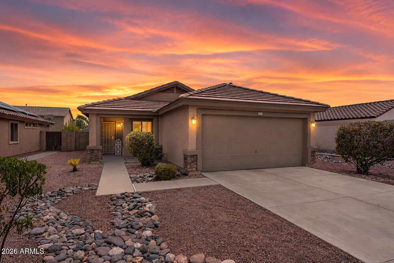 16667 W PARADISE Lane, Surprise, AZ 85374