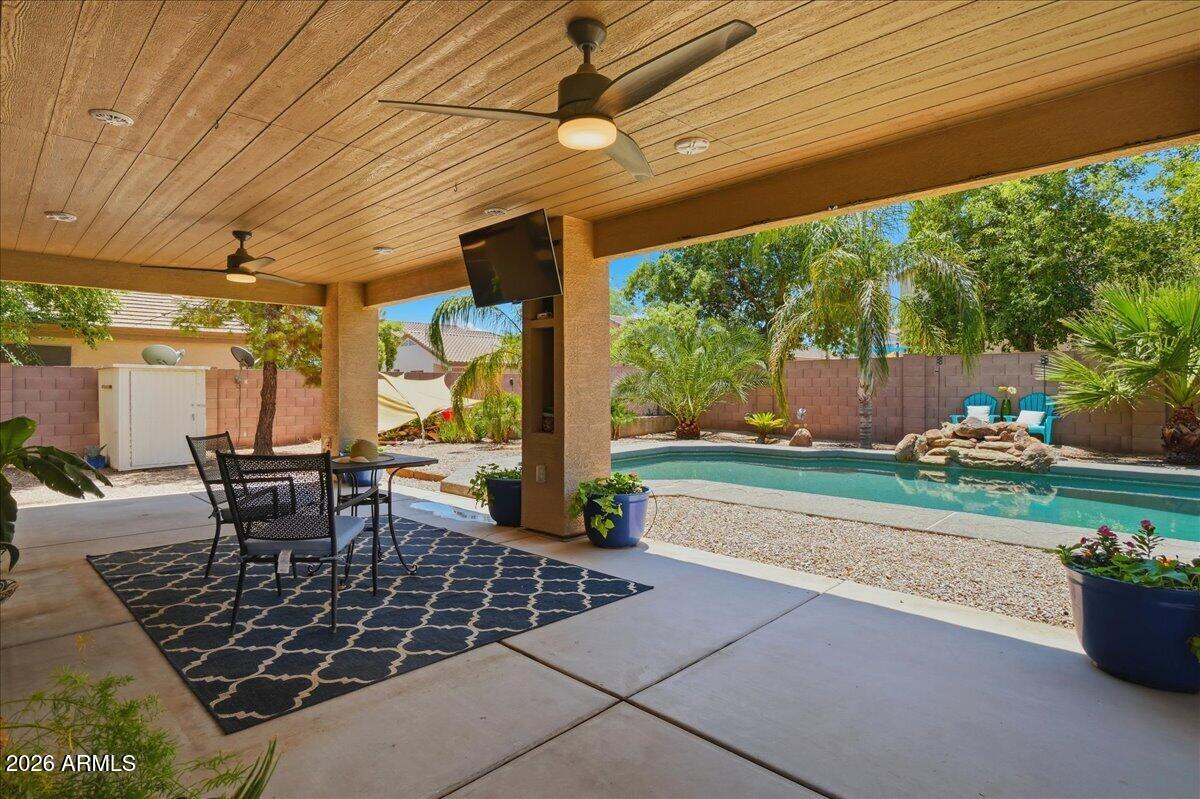 2469 W HAYDEN PEAK Drive, San Tan Valley, AZ 85144