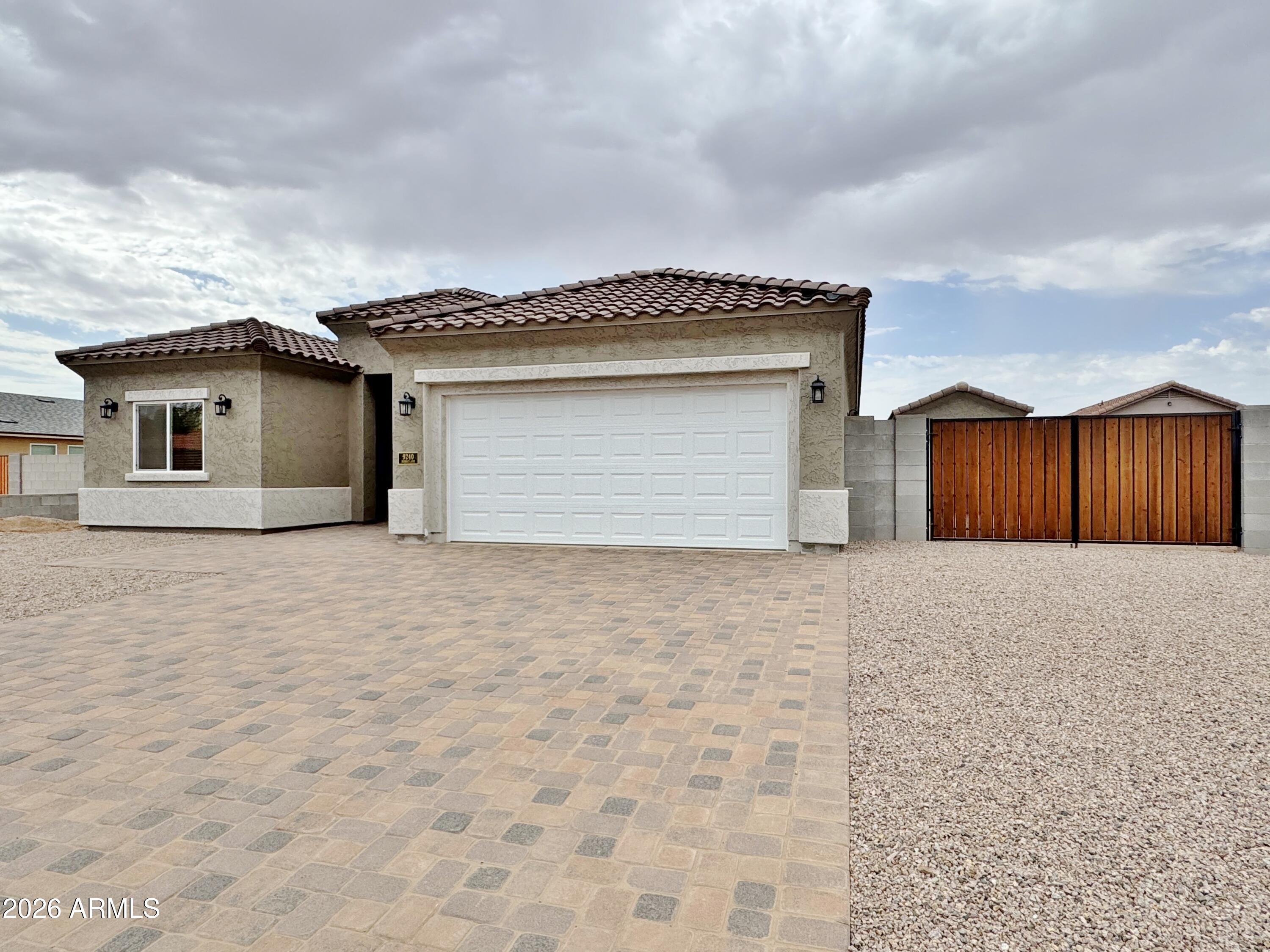 9240 W DEBBIE Lane, Arizona City, AZ 85123