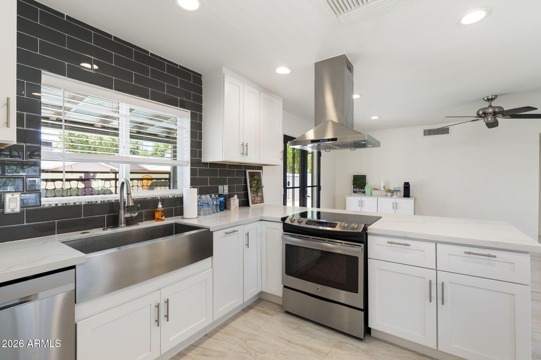 1553 W PLANA Avenue, Mesa, AZ 85202
