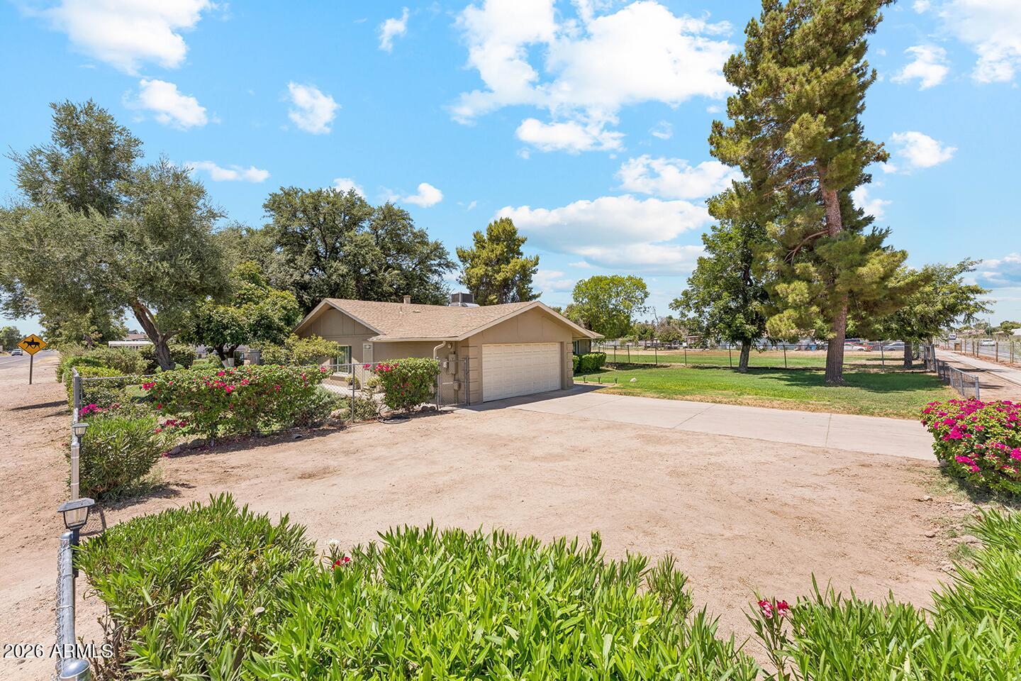 4701 W GREENWAY Road, Glendale, AZ 85306