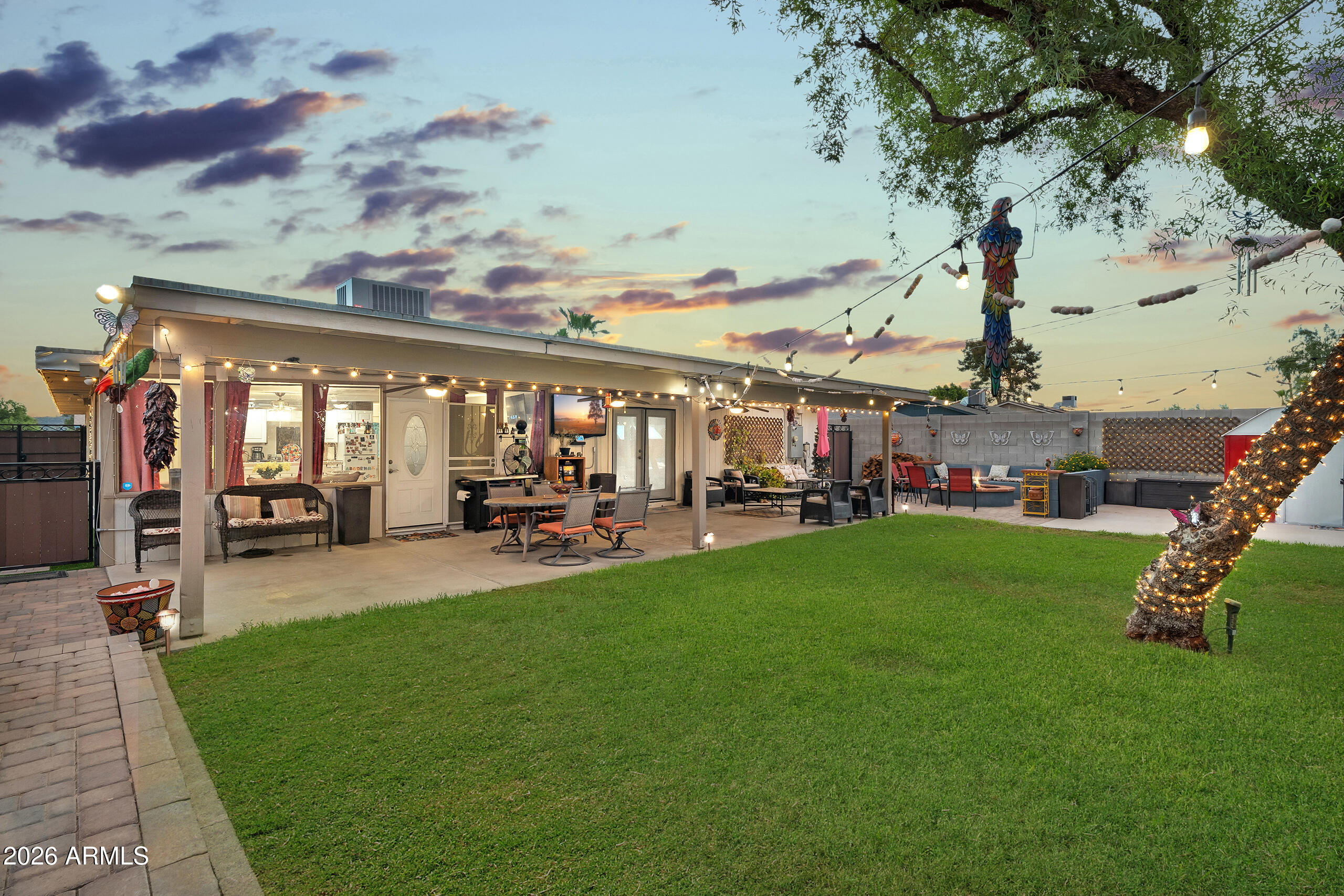 13817 N 10TH Place, Phoenix, AZ 85022