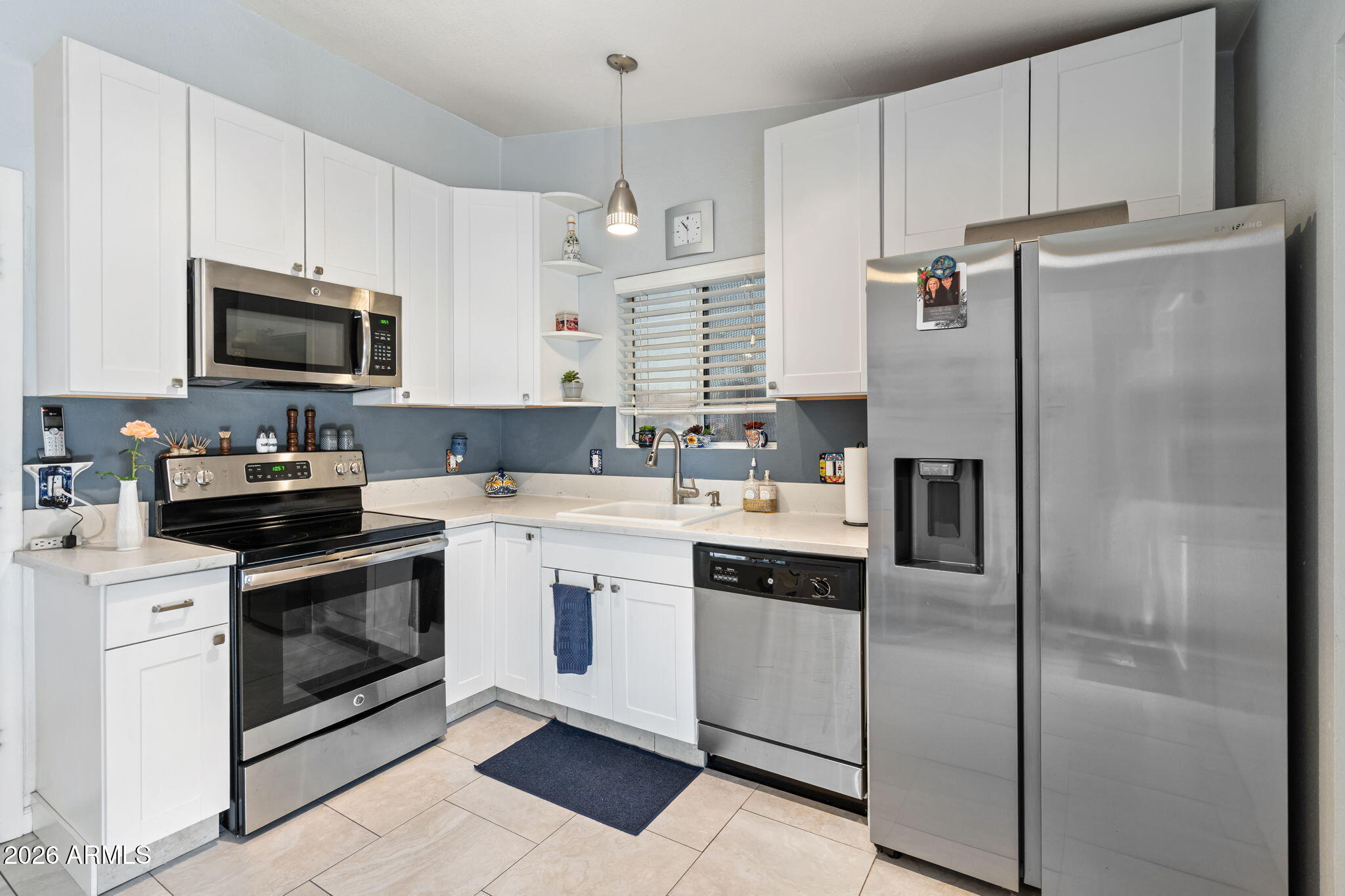 421 E BEHREND Drive E, Phoenix, AZ 85024