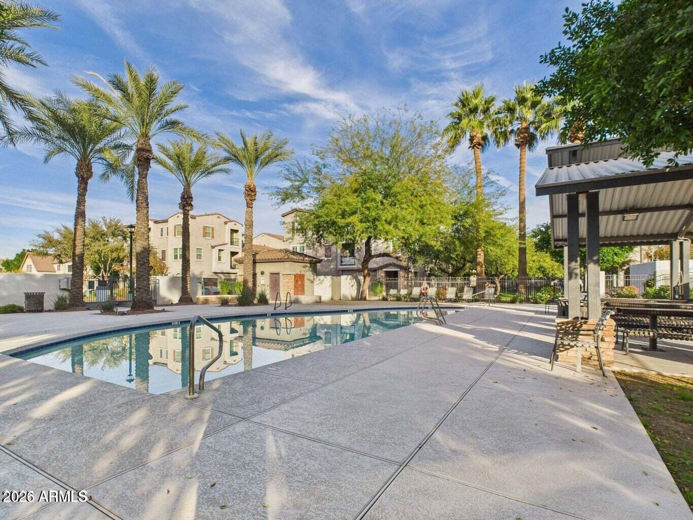 2367 E HUNTINGTON Drive, Phoenix, AZ 85040