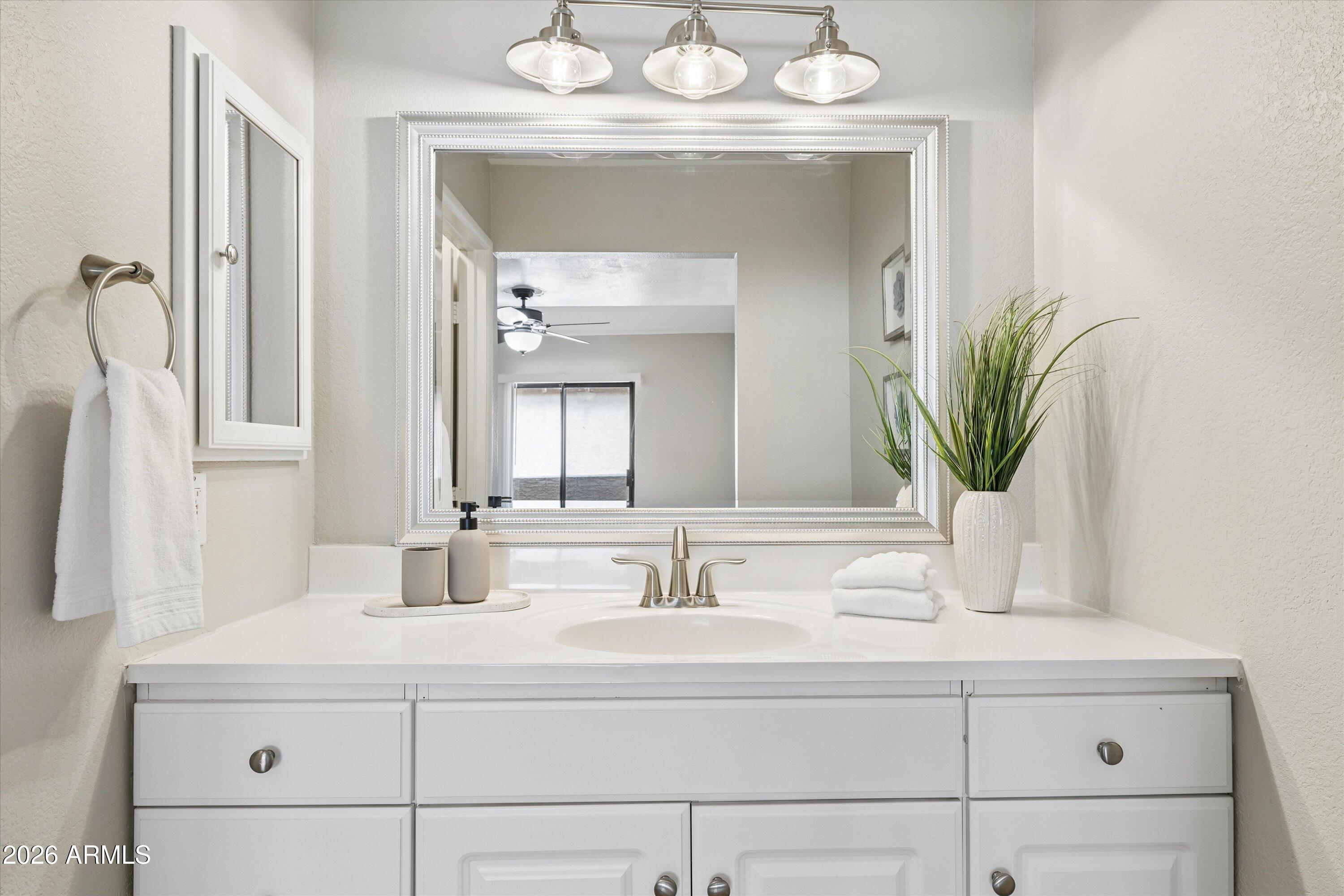 3102 E CLARENDON Avenue 206, Phoenix, AZ 85016