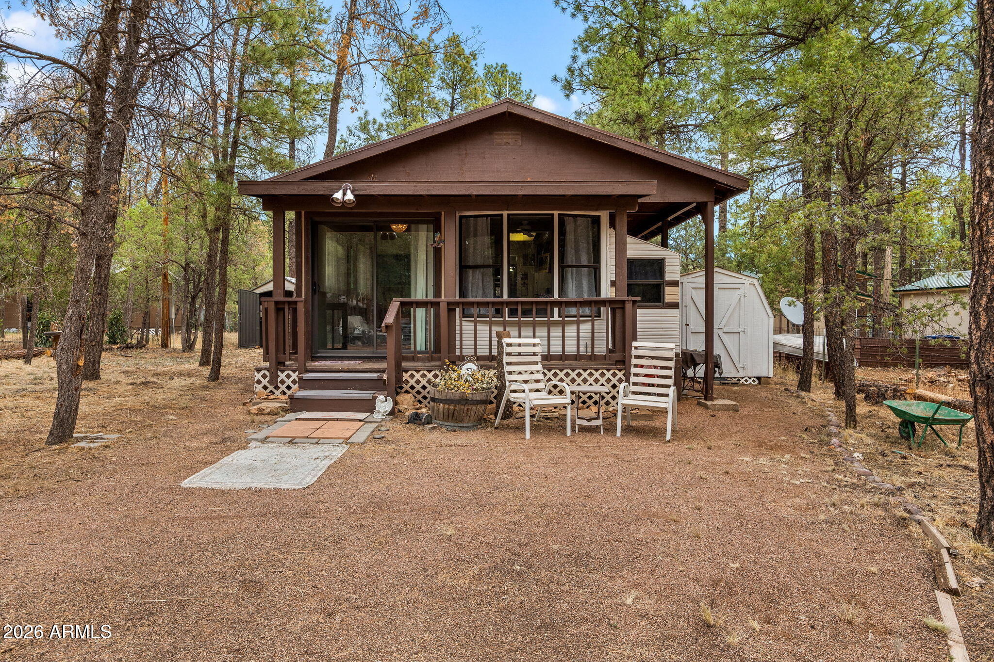 2164 S WOODS Drive, Overgaard, AZ 85933