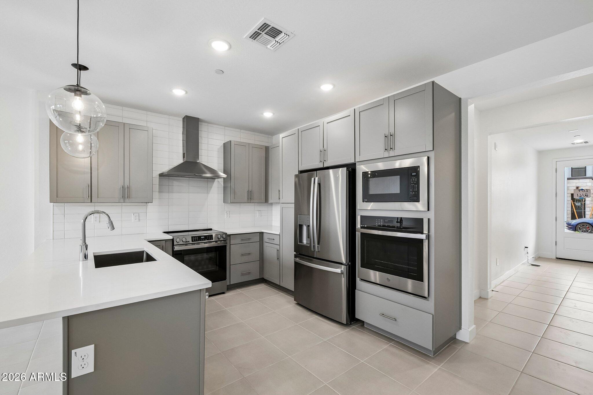 5428 S 35th Way, Phoenix, AZ 85040