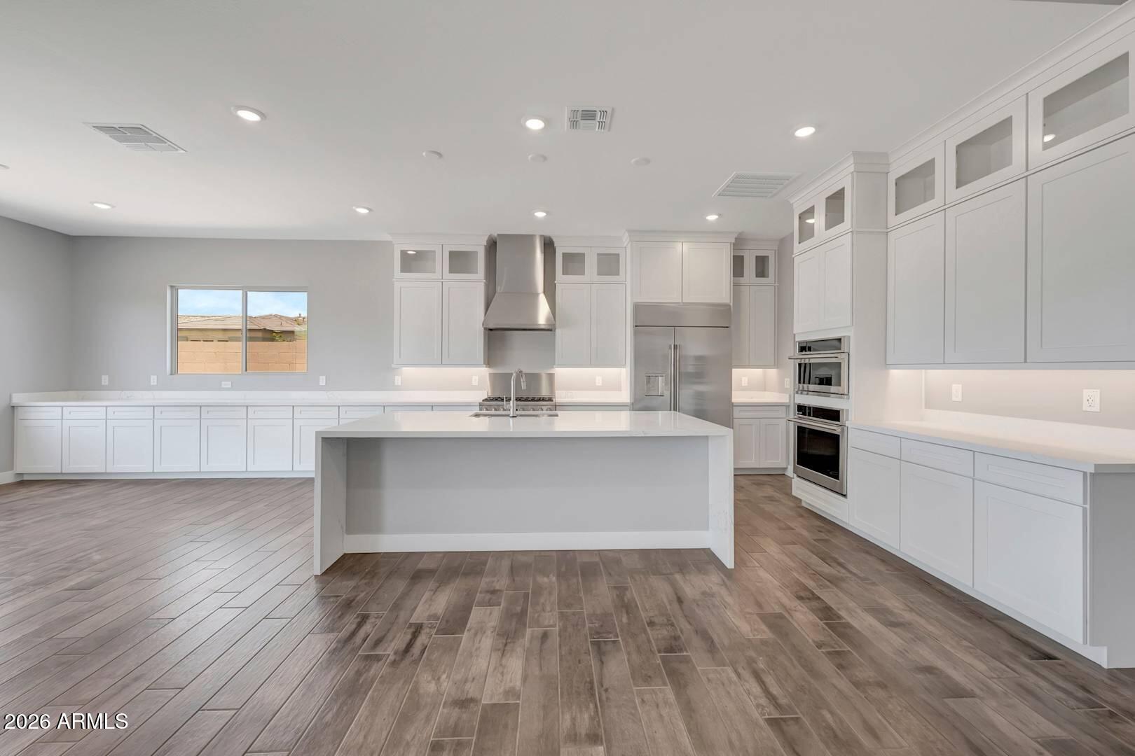 698 W RIDGE Road, Apache Junction, AZ 85120
