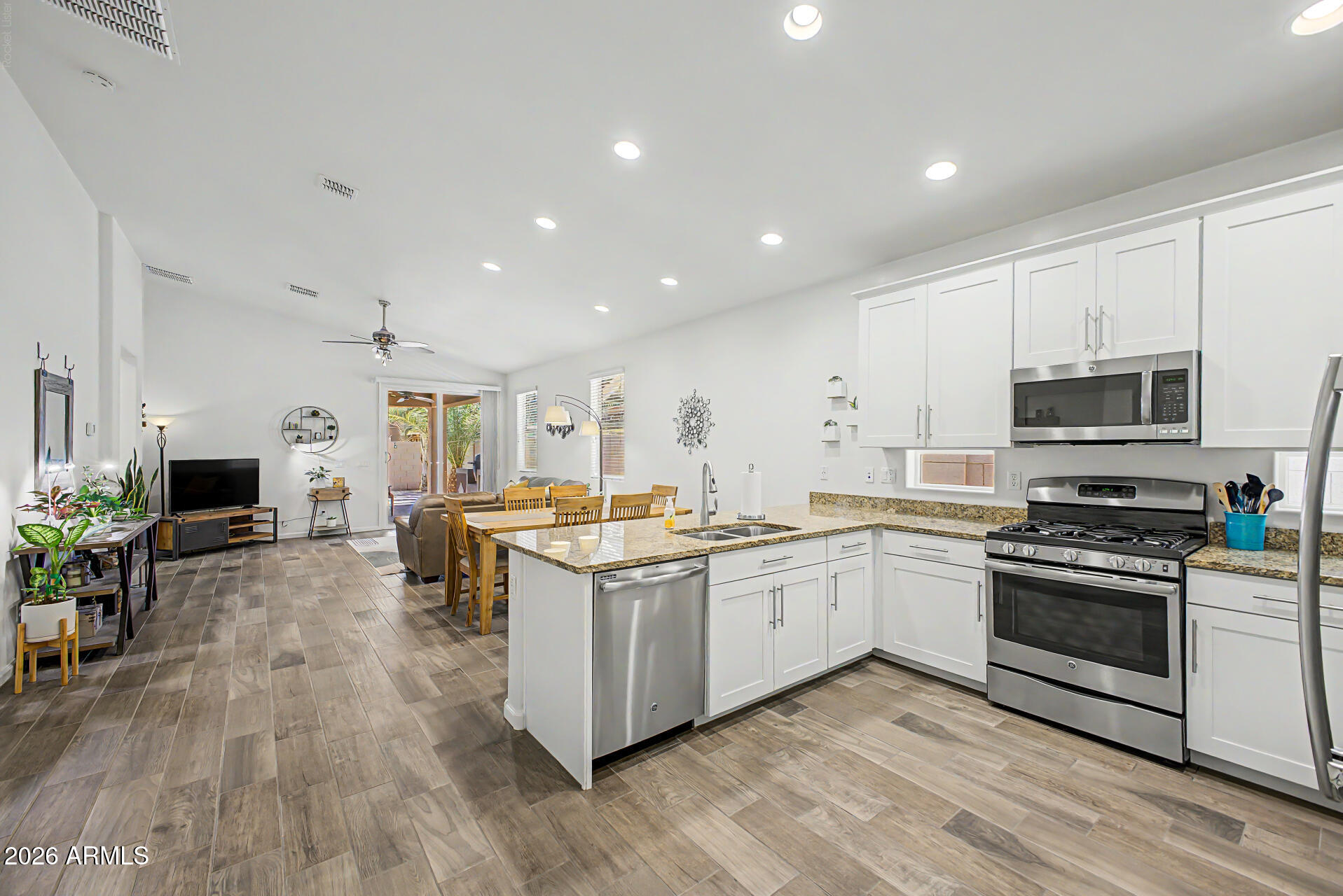 7403 E OSAGE Avenue, Mesa, AZ 85212