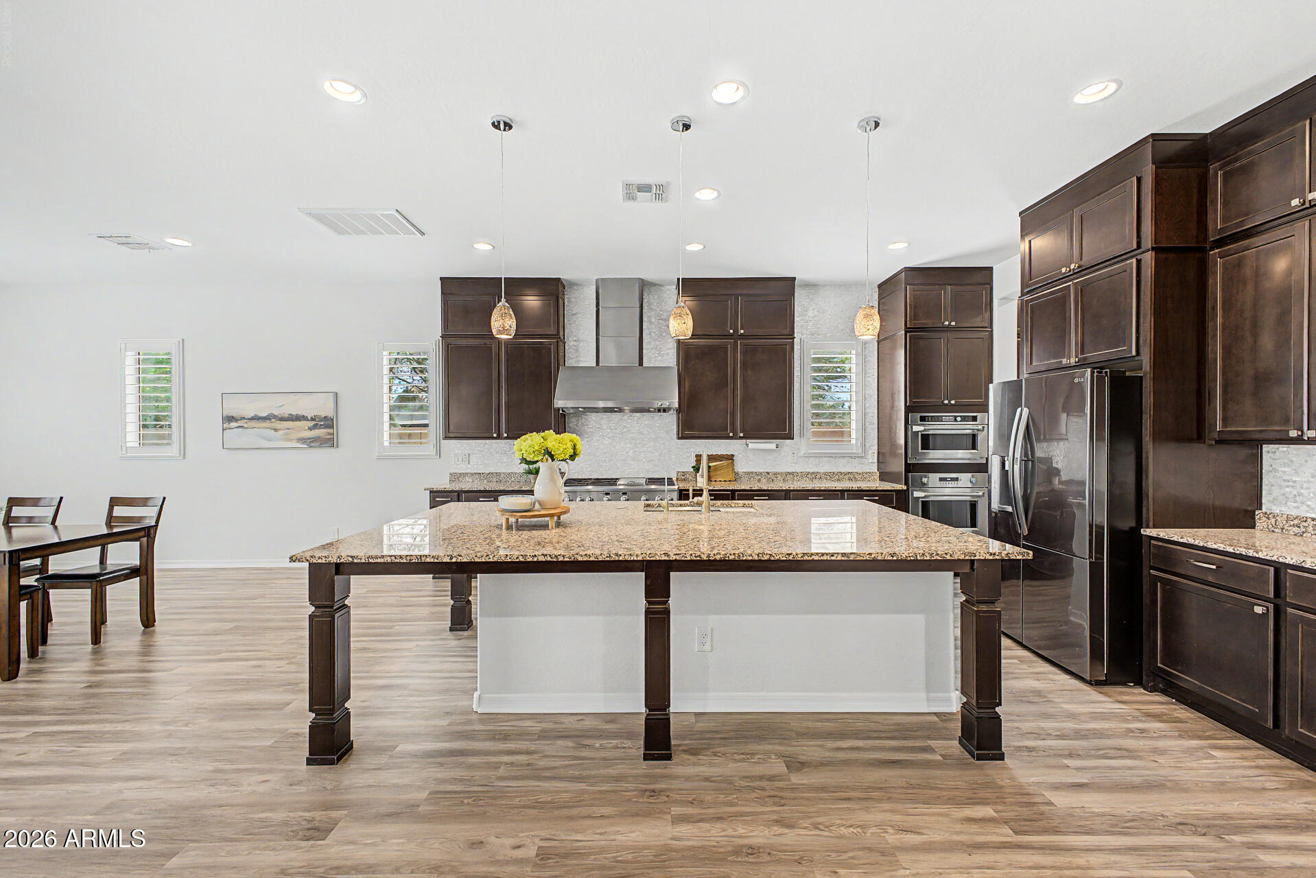1076 E KENSINGTON Road, Gilbert, AZ 85297