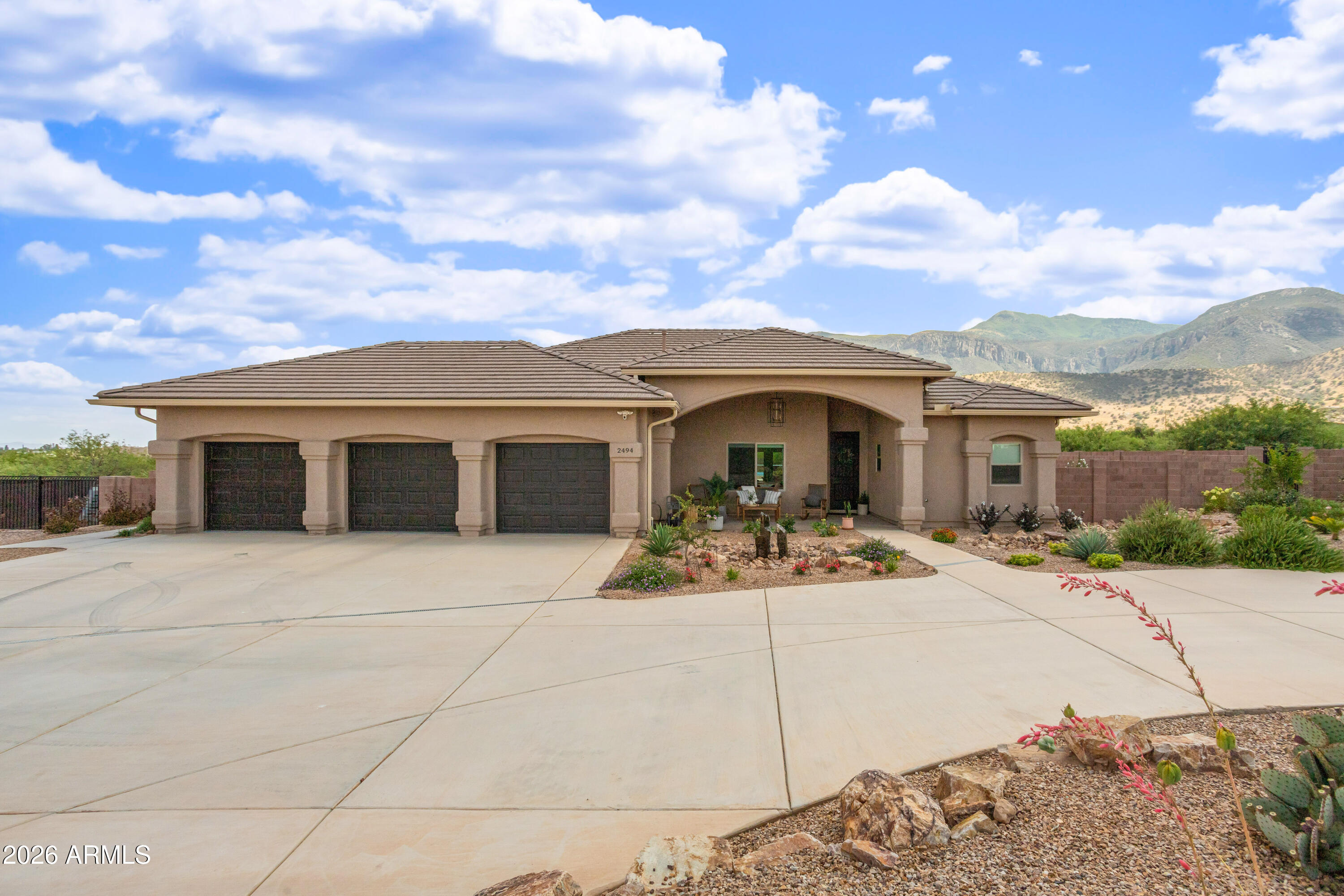 2494 E EMMA Lane, Hereford, AZ 85615