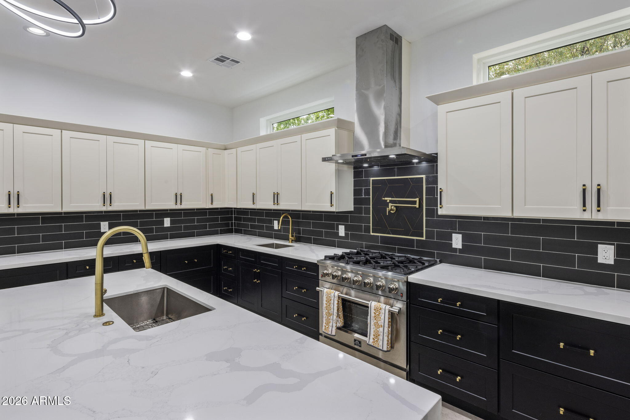 707 E OCOTILLO Road, Phoenix, AZ 85014