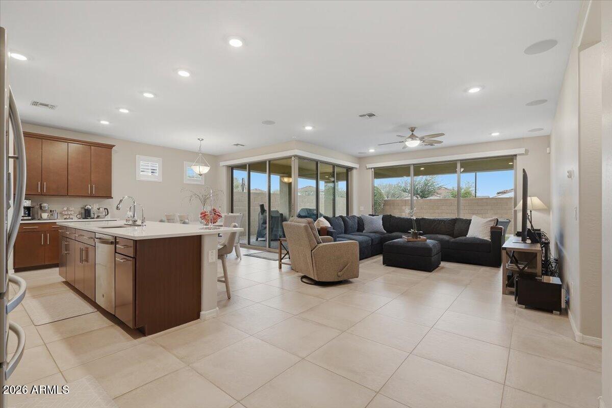 10117 E WAVELENGTH Avenue, Mesa, AZ 85212