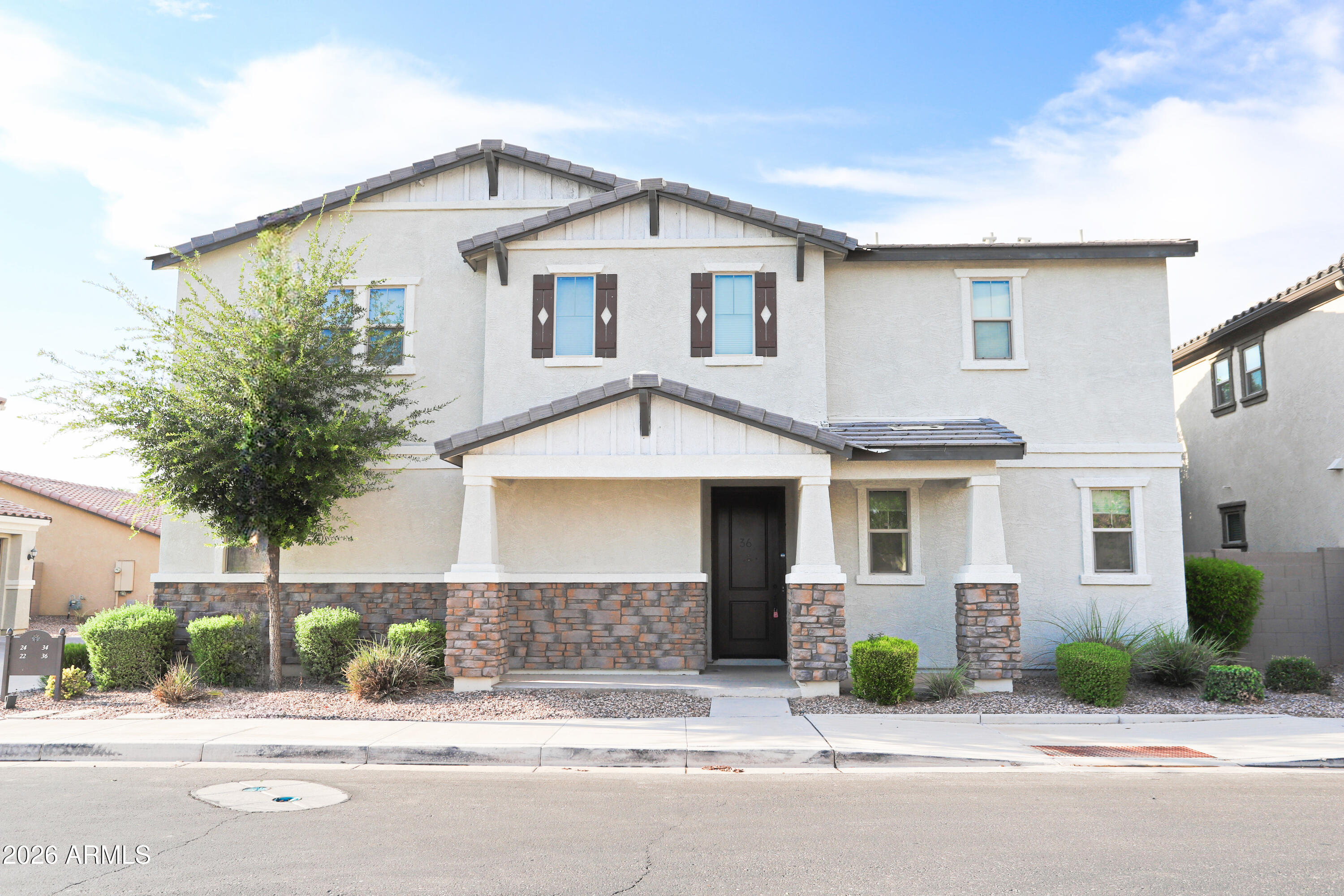 36 E CONSTITUTION Drive, Gilbert, AZ 85296
