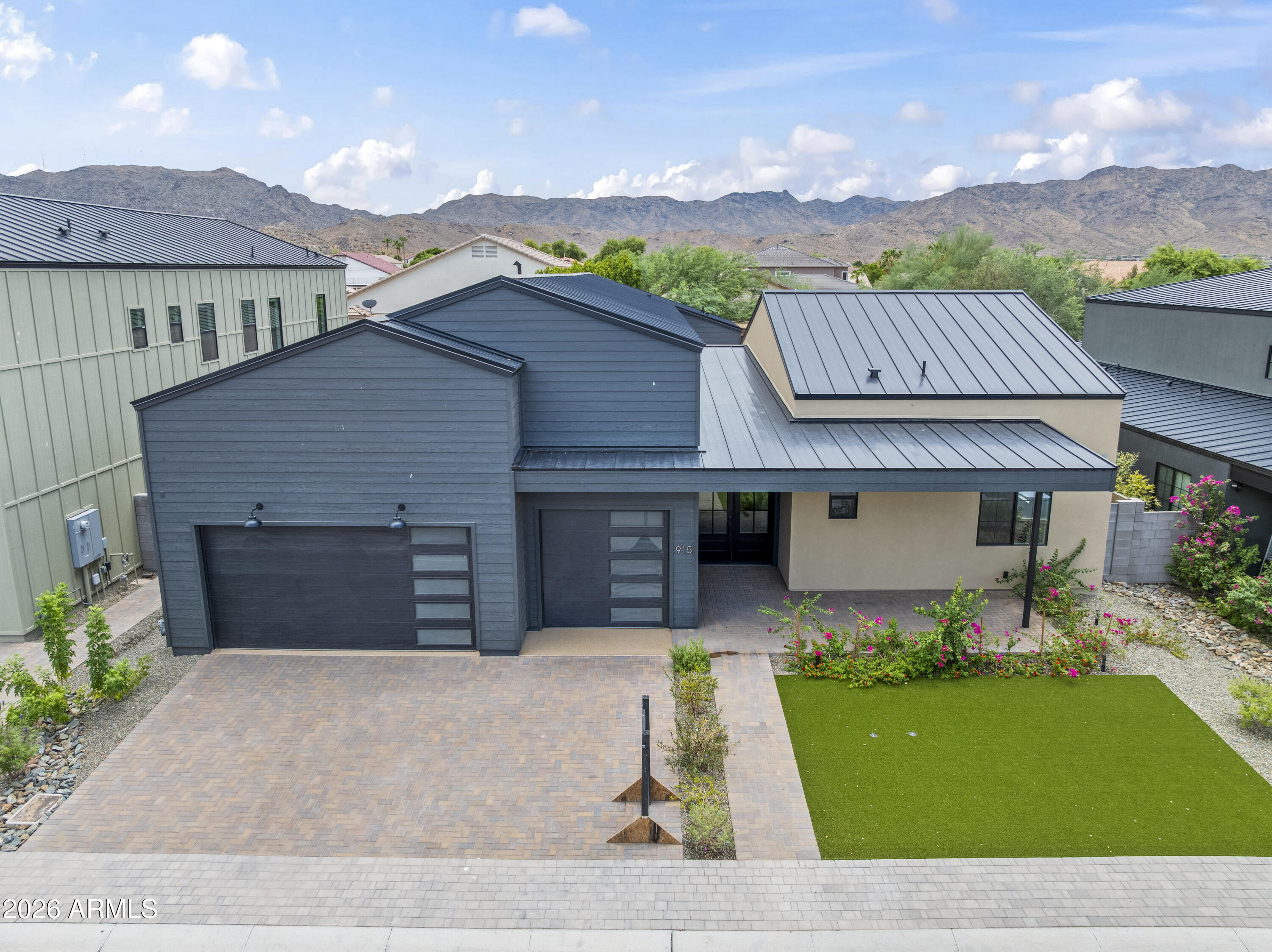 915 W ARDMORE Road 11, Phoenix, AZ 85041