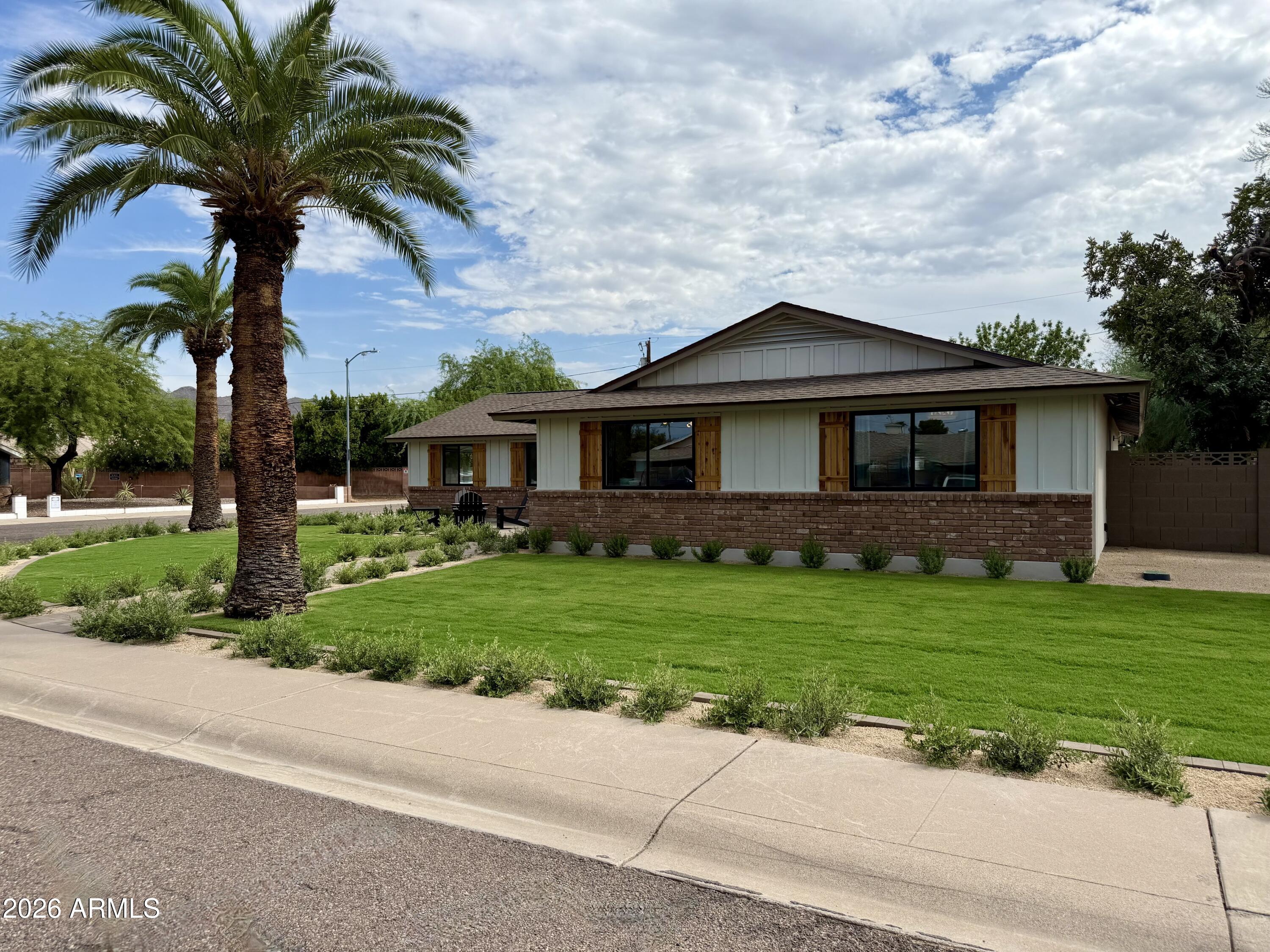 3341 E COCHISE Drive, Phoenix, AZ 85028
