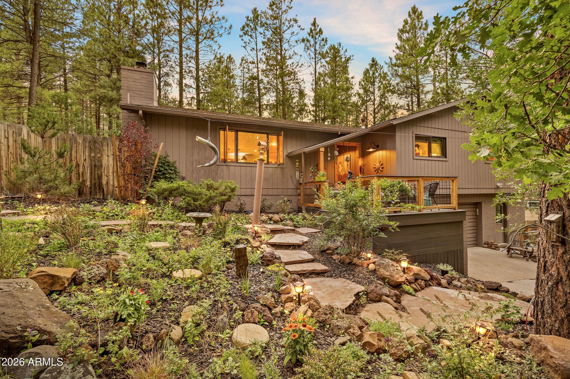 3919 N Paradise Road, Flagstaff, AZ 86004