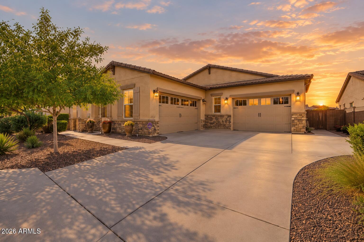 17232 W ECHO Lane, Waddell, AZ 85355