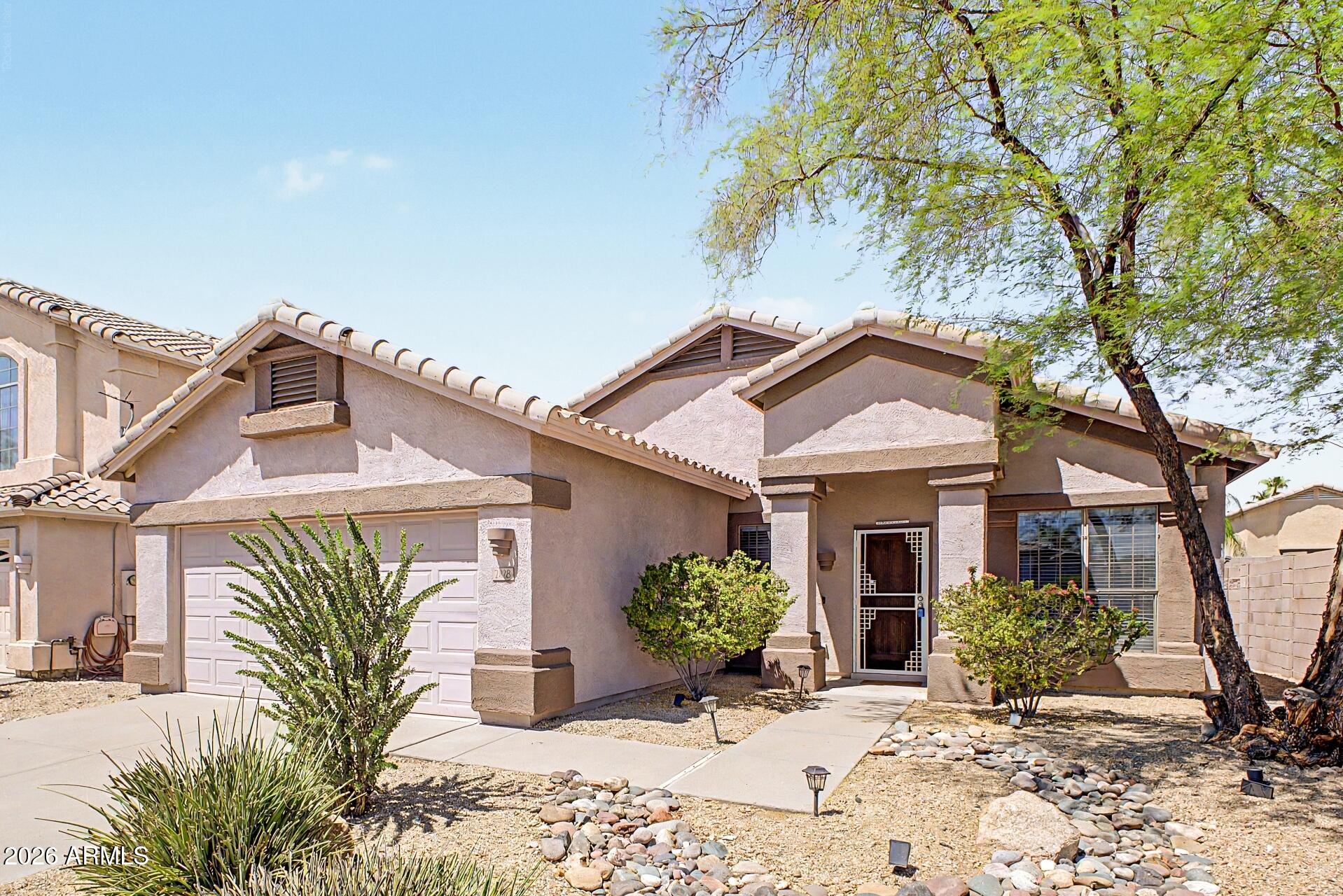2428 E CIELO GRANDE Avenue, Phoenix, AZ 85024