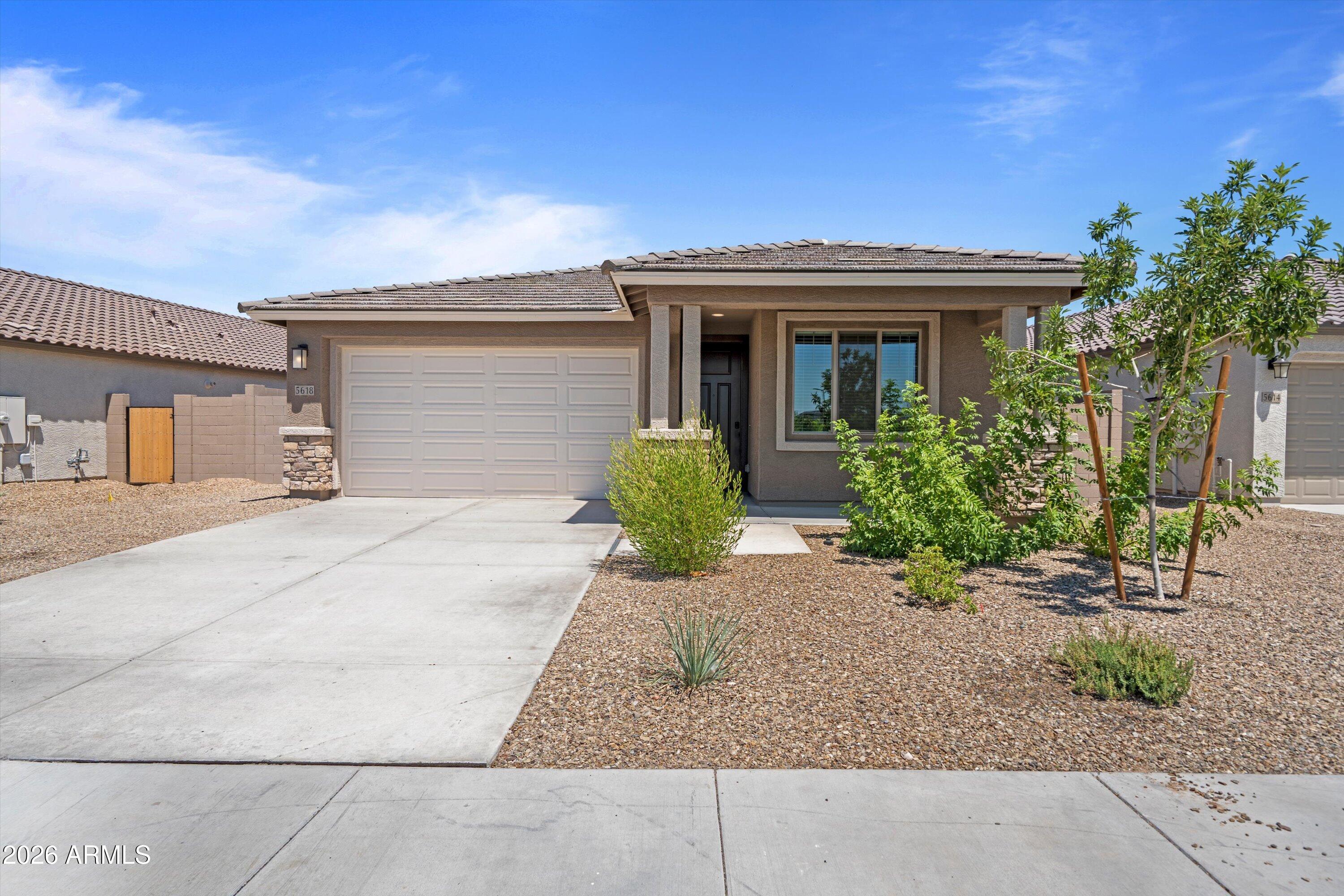 5618 W MAUNA LOA Lane, Glendale, AZ 85306