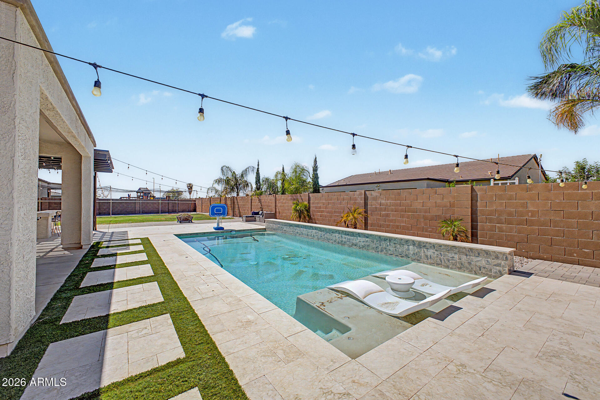 2228 W ALLEN Street, Phoenix, AZ 85041