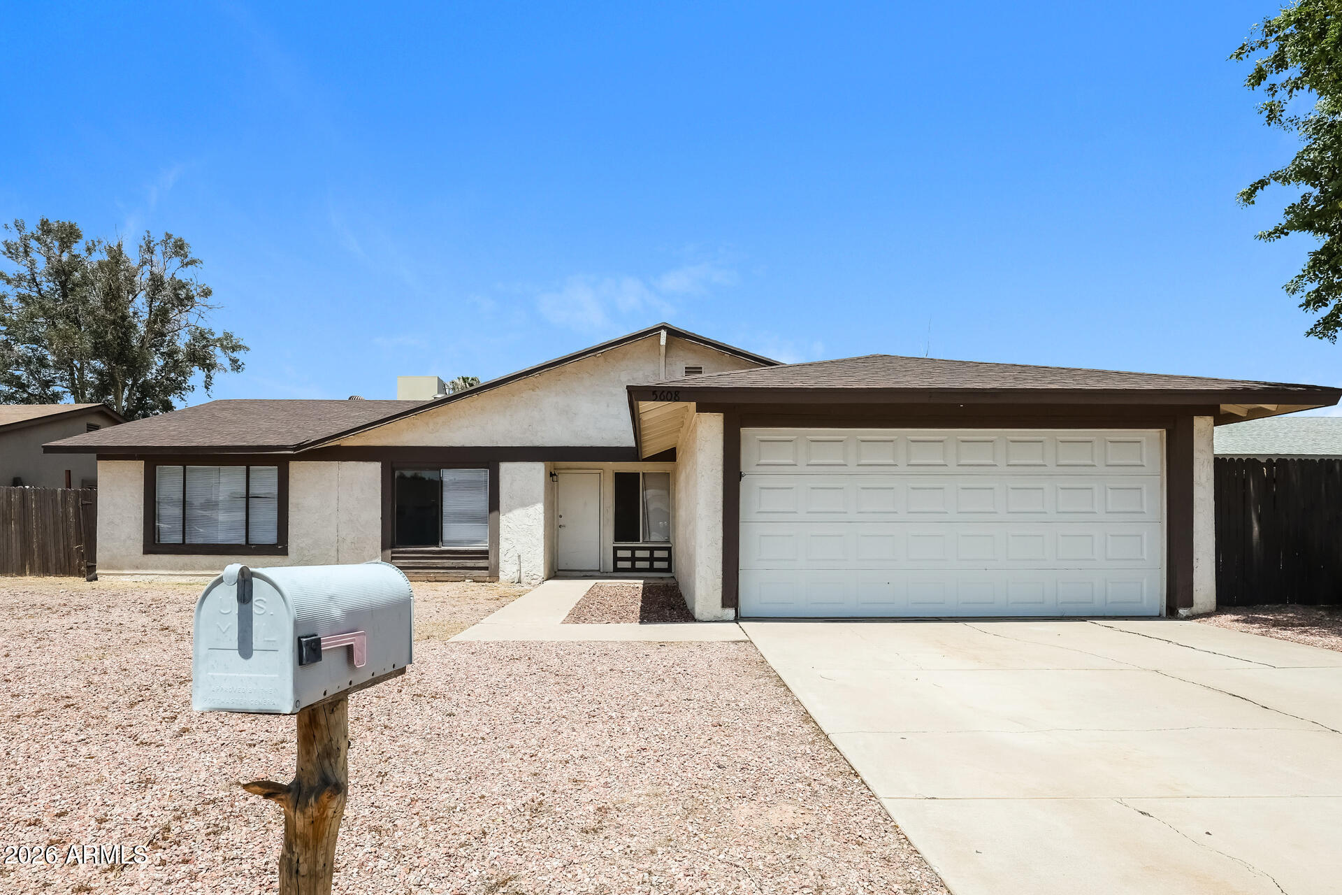 5608 W ALICE Avenue, Glendale, AZ 85302