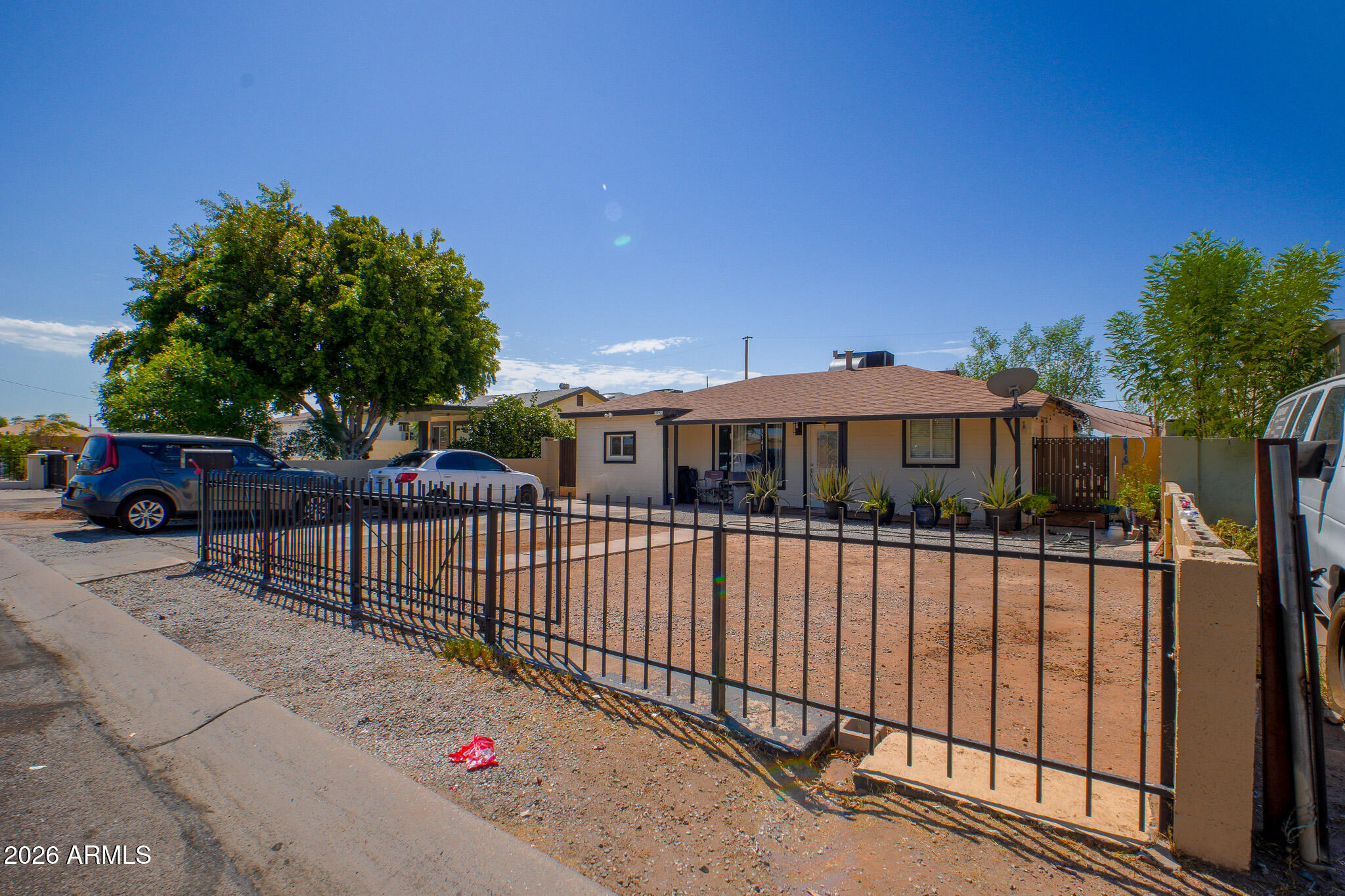 3741 W MORELAND Street, Phoenix, AZ 85009