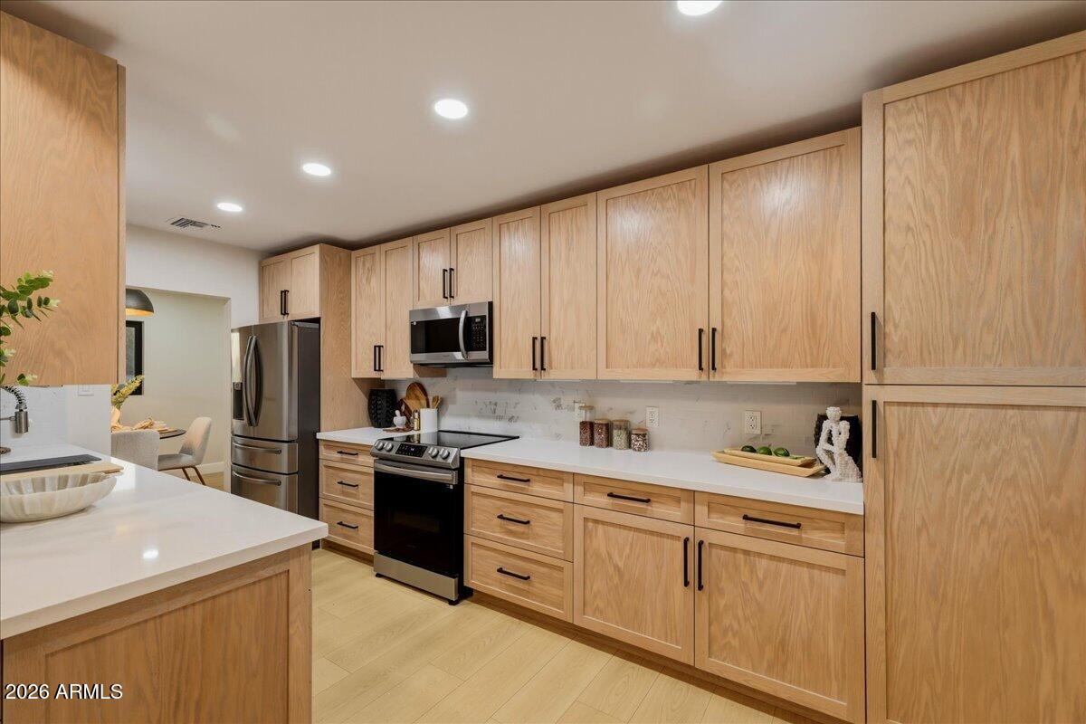 2038 E Cheery Lynne Road, Phoenix, AZ 85016
