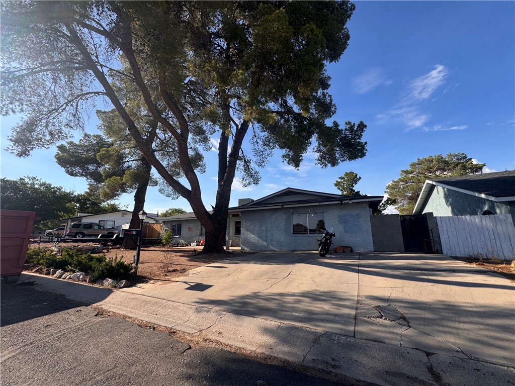 975 Crestwood Drive