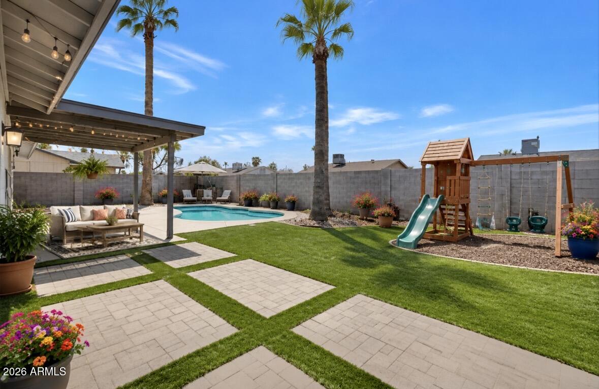 911 W LOUGHLIN Drive, Chandler, AZ 85225