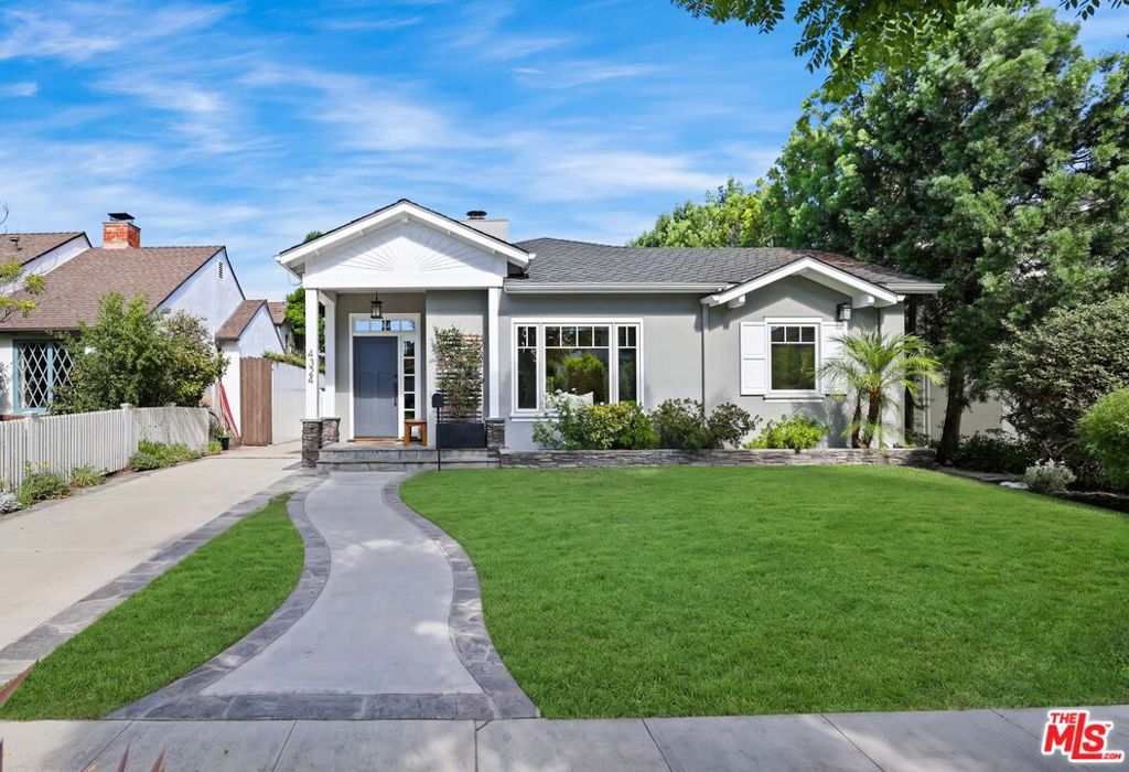 4324 Kraft Avenue