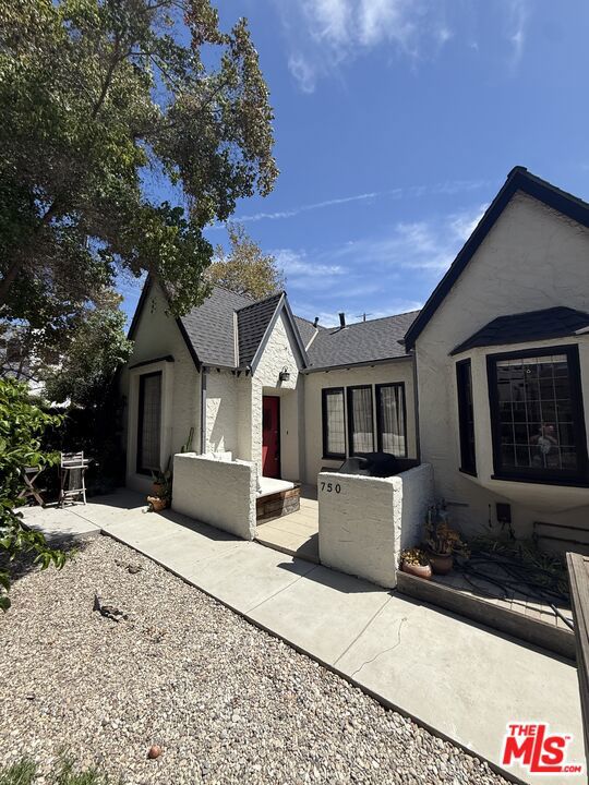 750 N Martel Avenue