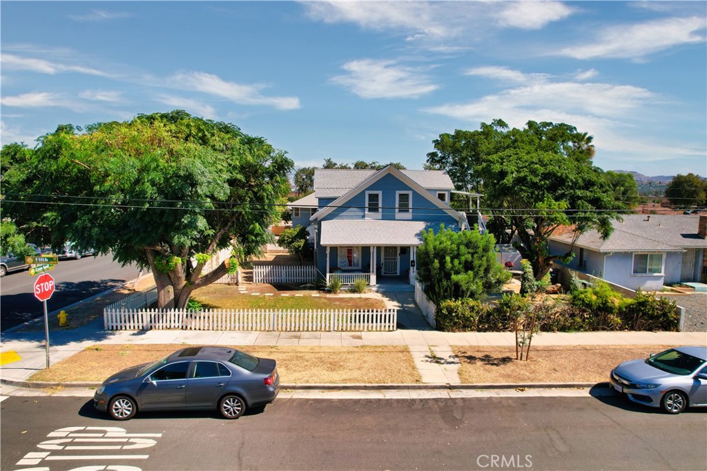 523 W 5th Street