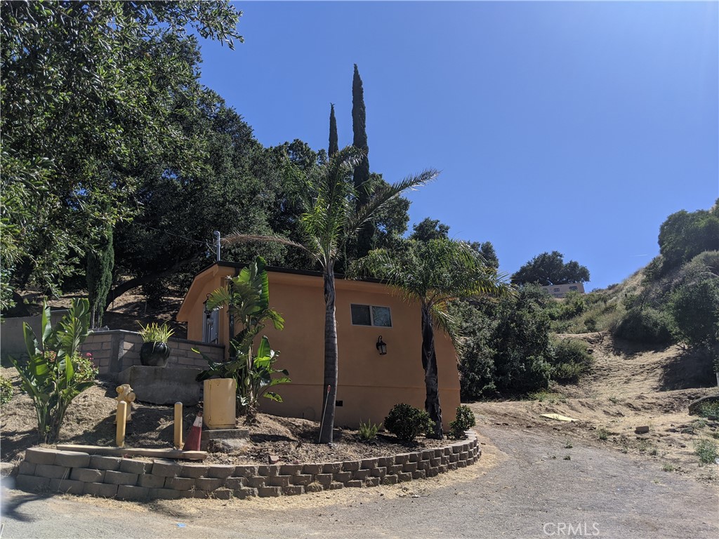 1036 LOMA Lane