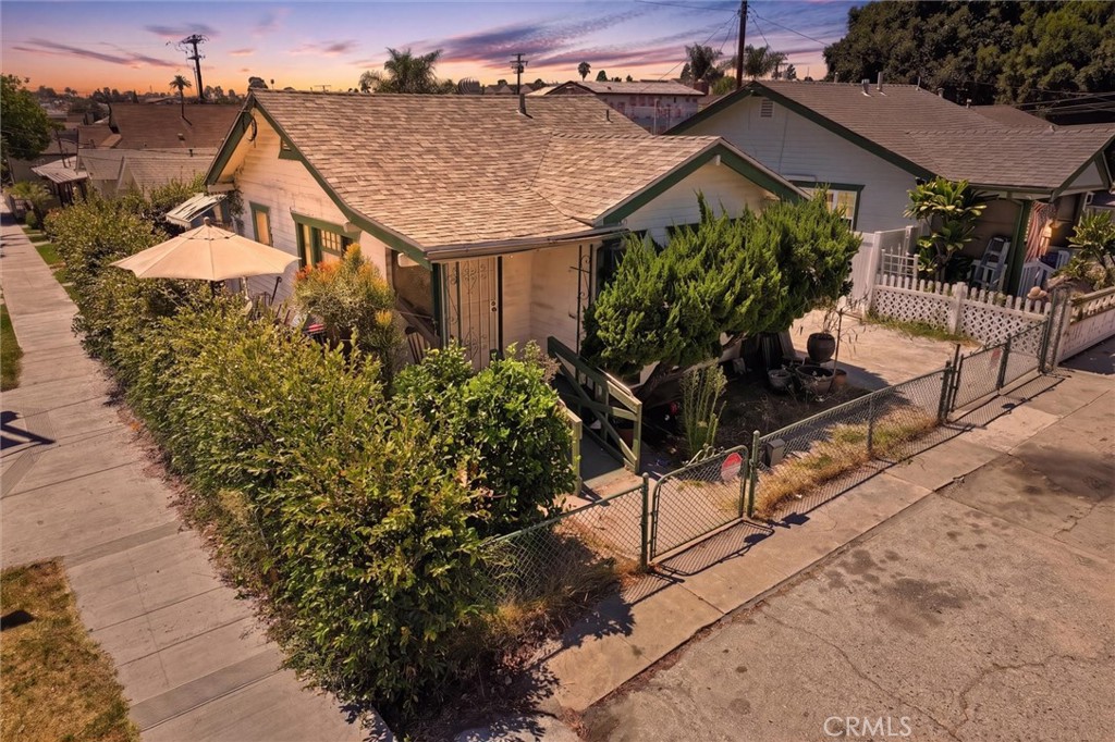 1335 Termino Avenue