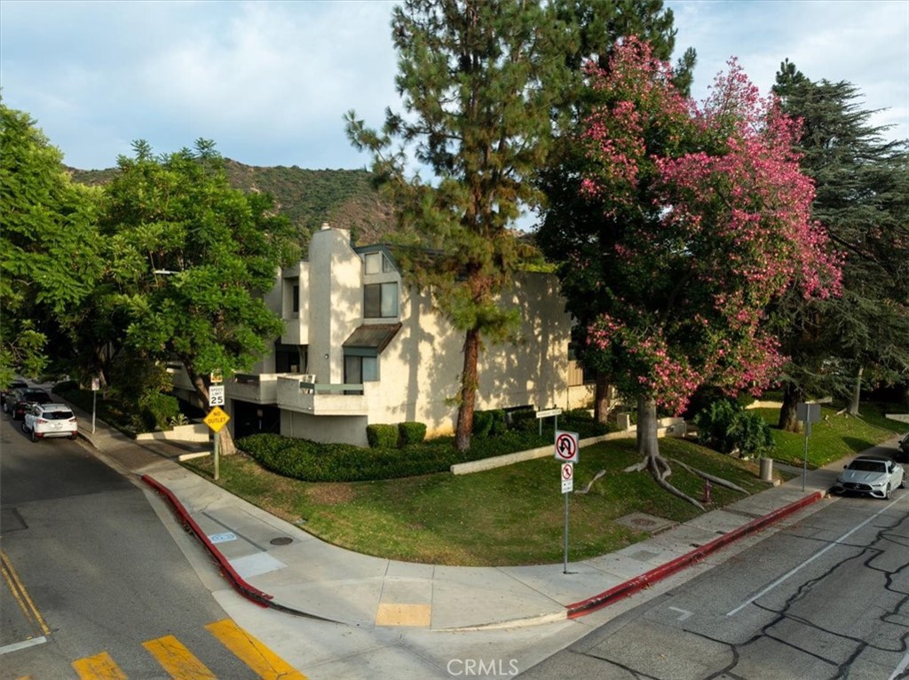 1734 N Verdugo 10
