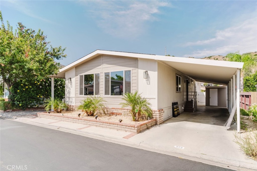 15455 Glenoaks Boulevard 272