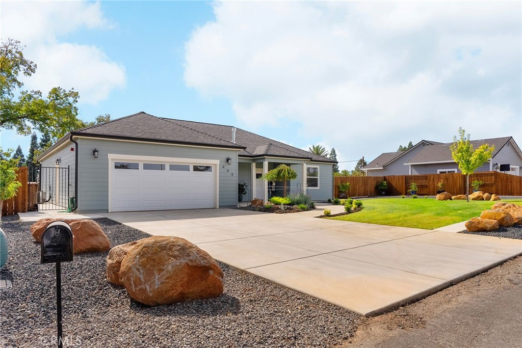 444 Apple Lane