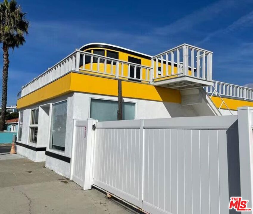 16732 Pacific Coast Highway
