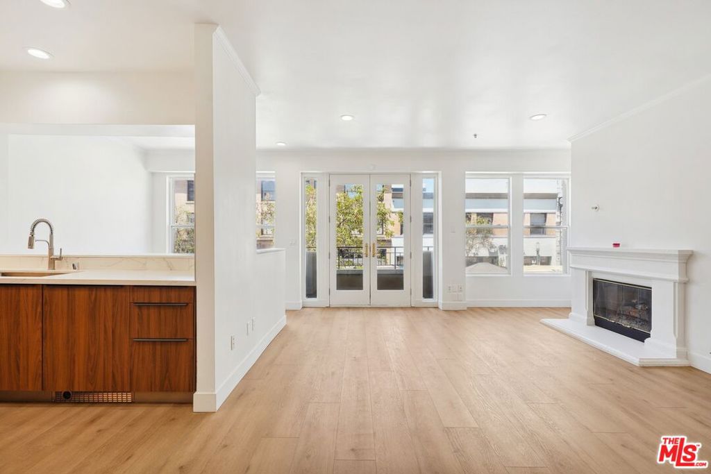 80 N Raymond Avenue 101