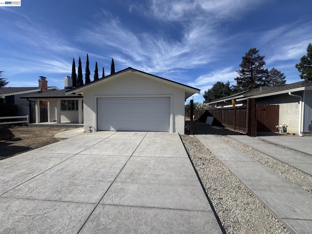 5163 Charlotte Way