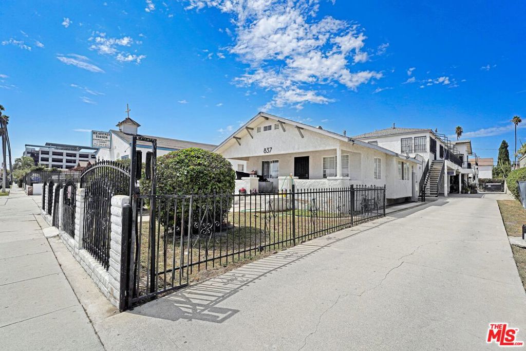 837 W 85th Street