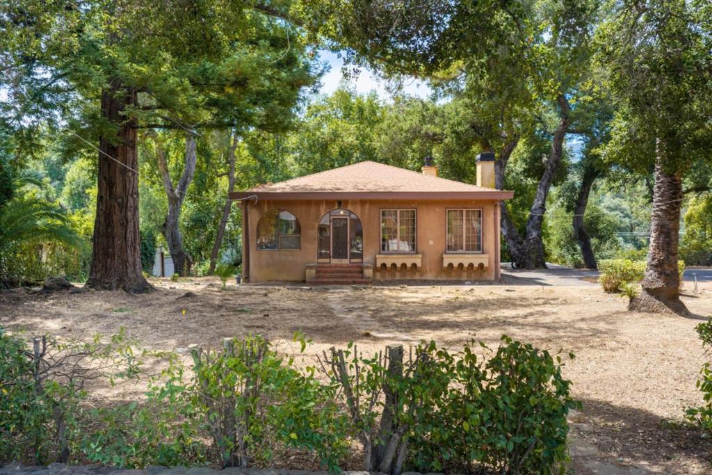 110 Johnson Avenue