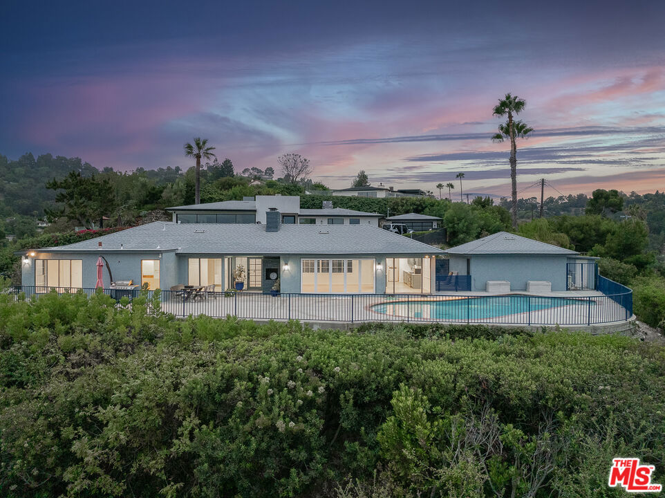 3710 Glenridge Drive