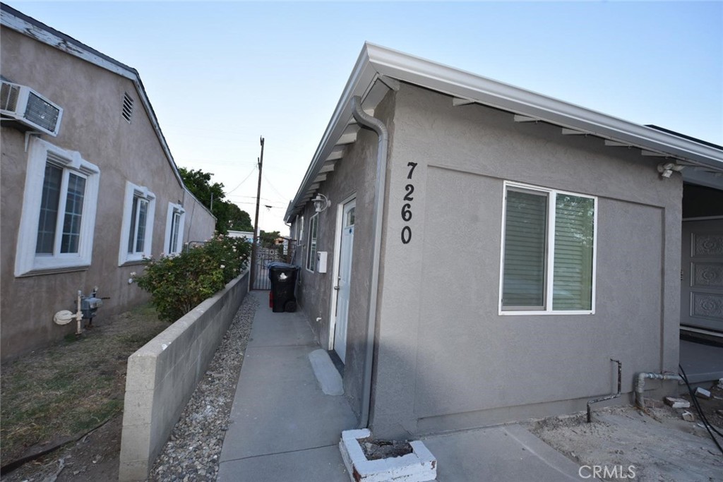 7260 Yolanda Avenue