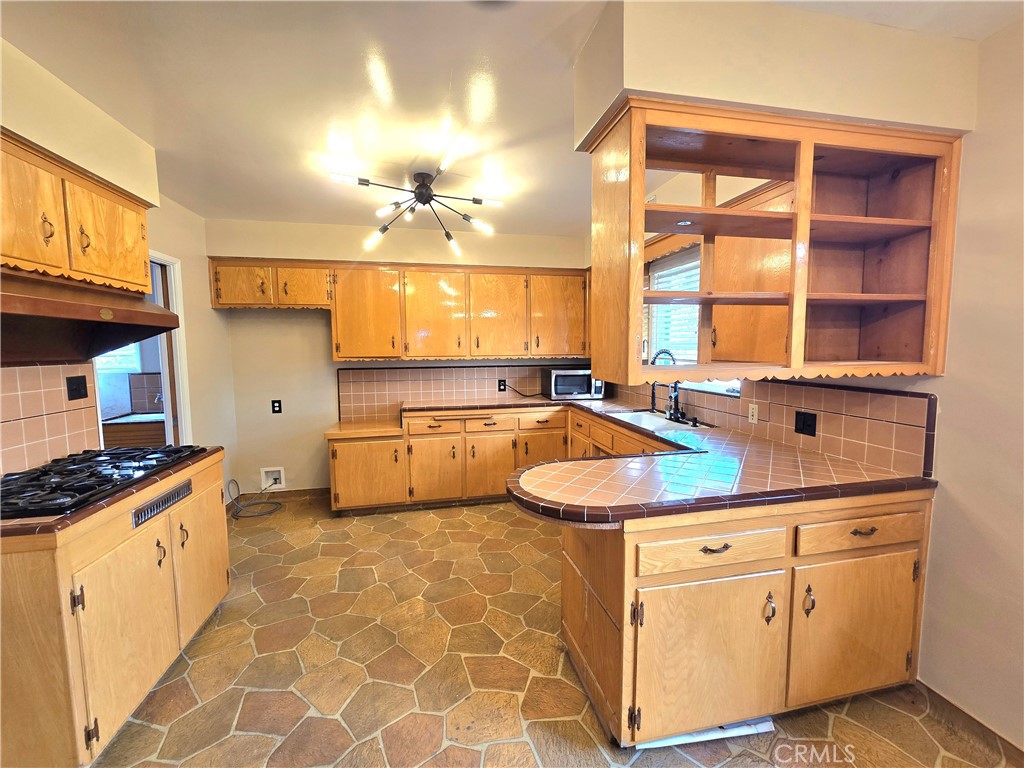 932 W Granada Court