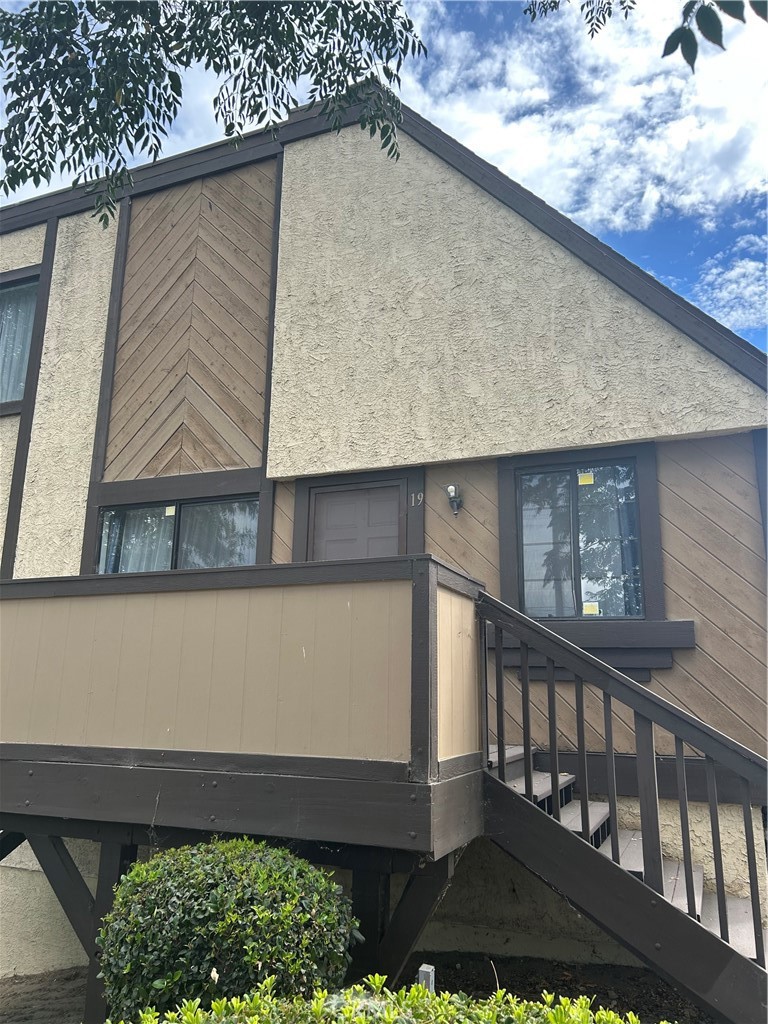 11300 Foothill Boulevard 19