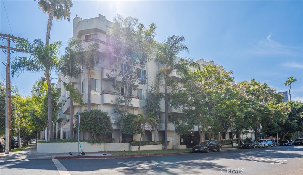 500 S Berendo Street 102